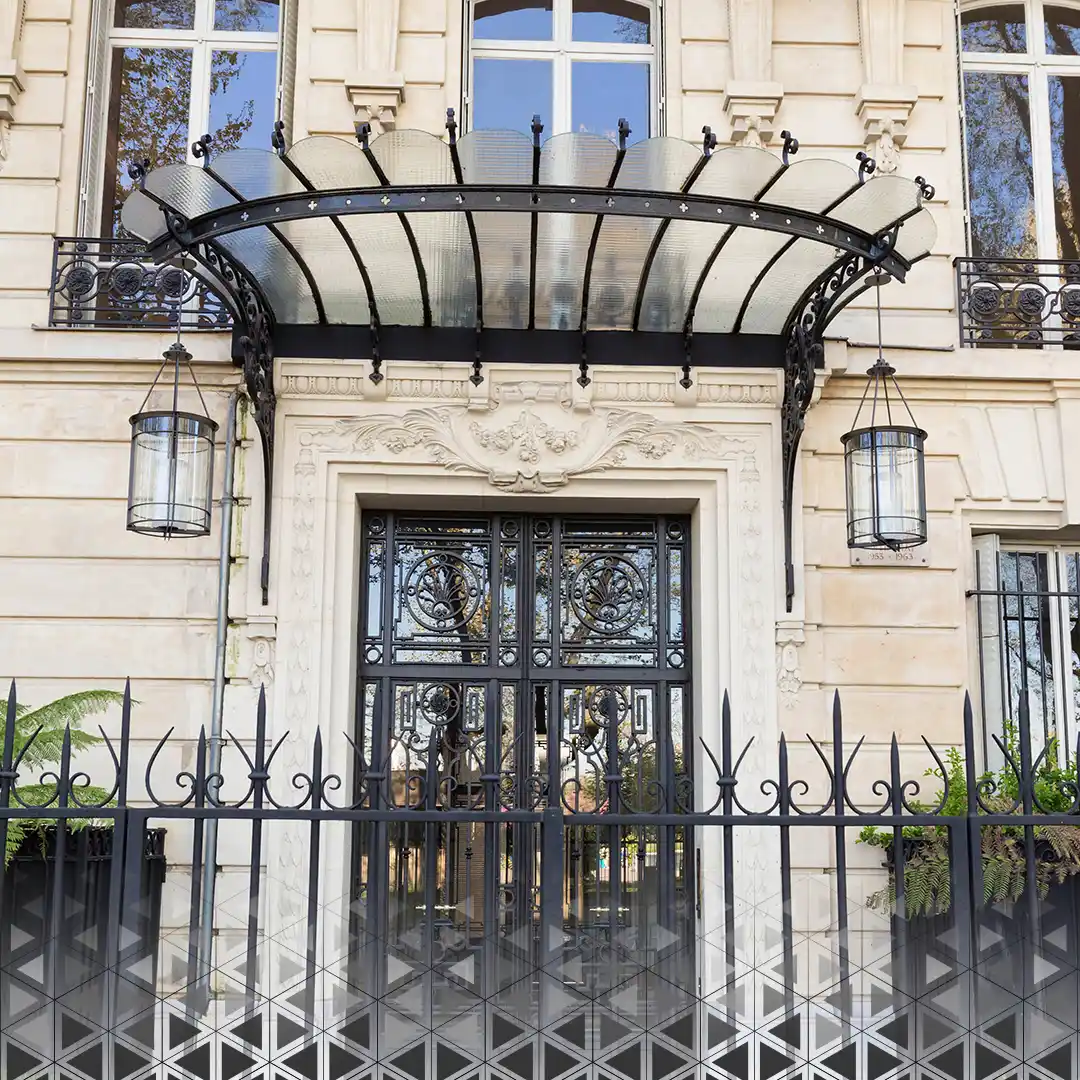 حواجز وطاولات حديدية copy 2