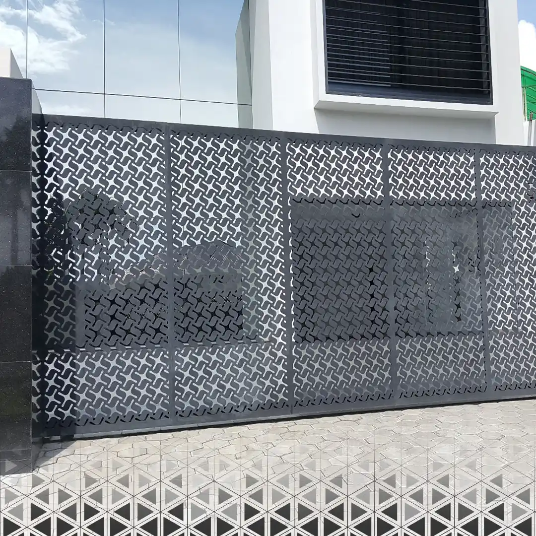 • أبواب الشتر حديد